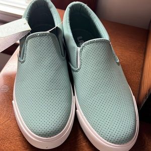 Lamo size 6.5 mint green slide on sneakers